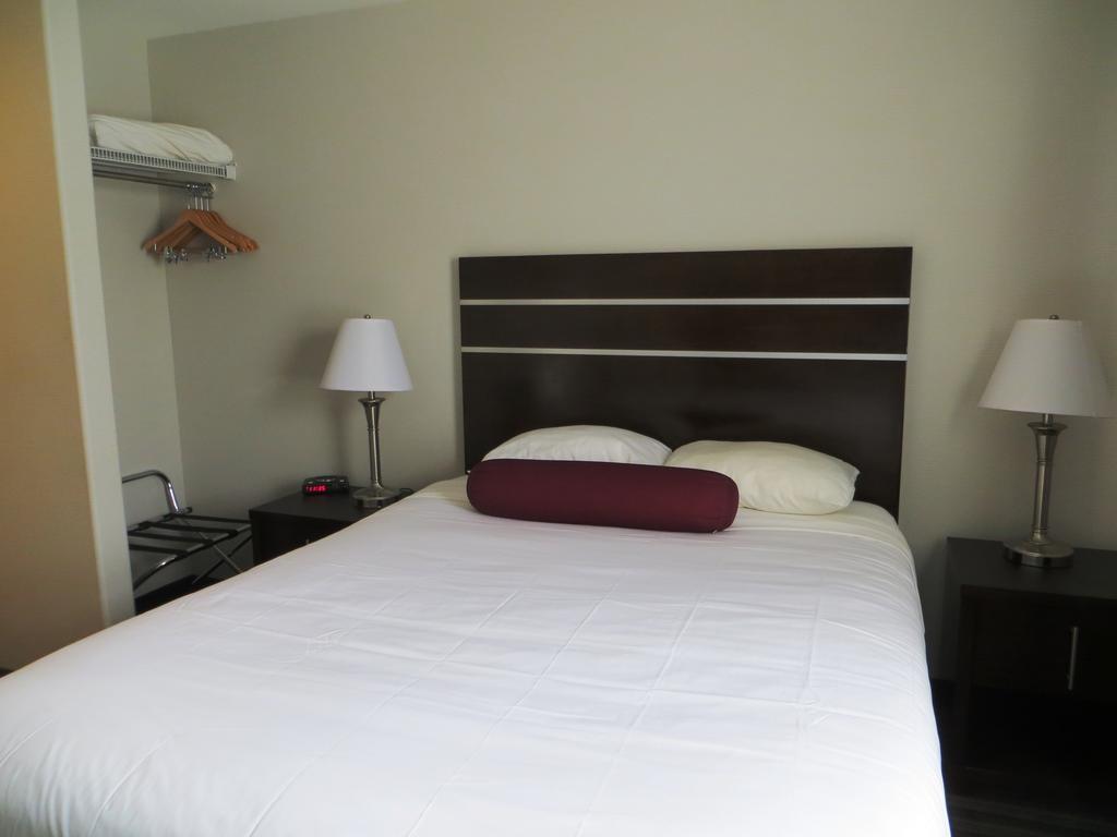 Super 8 By Wyndham Saskatoon Near Downtown Otel Dış mekan fotoğraf
