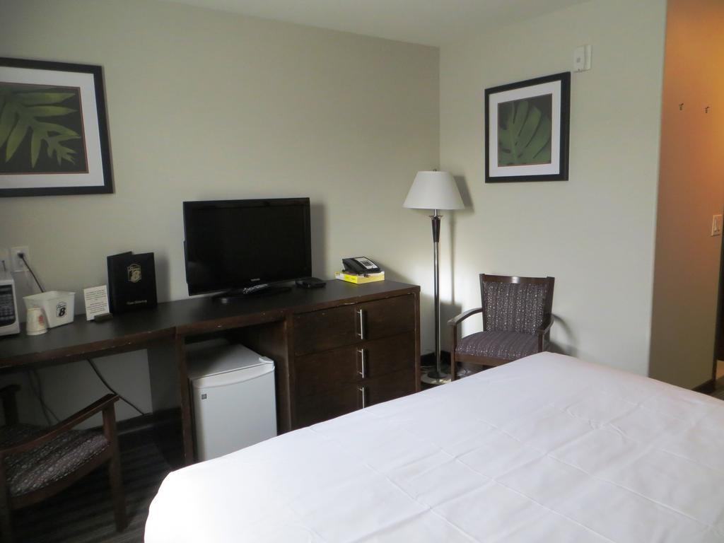Super 8 By Wyndham Saskatoon Near Downtown Otel Dış mekan fotoğraf