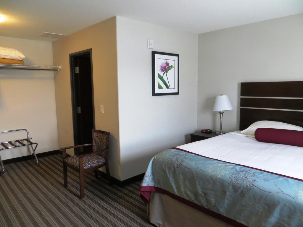 Super 8 By Wyndham Saskatoon Near Downtown Otel Dış mekan fotoğraf