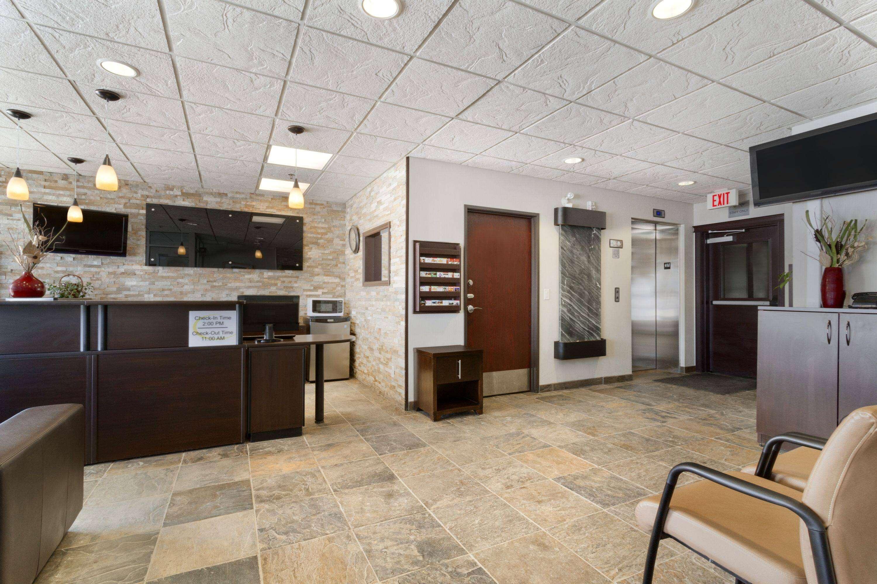Super 8 By Wyndham Saskatoon Near Downtown Otel Dış mekan fotoğraf